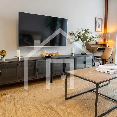 Apartamento Corrida 37 *